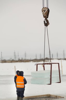 Buz kütlelerinin yükselişini Slingers kontrol ediyor.