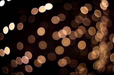 Siyah arkaplandaki bokeh ışıklarının fotoğrafı