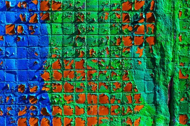 Soyma boyası ile renkli mozaik duvar. 