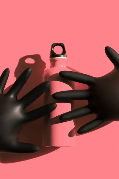 Plastik Nol Limbah Sarung Tangan Sekali Pakai Dan Botol Air — Stok Foto