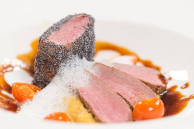 Caf de Paris Polenta ile kuzu raf