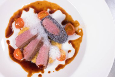 Polenta ile kuzu raf