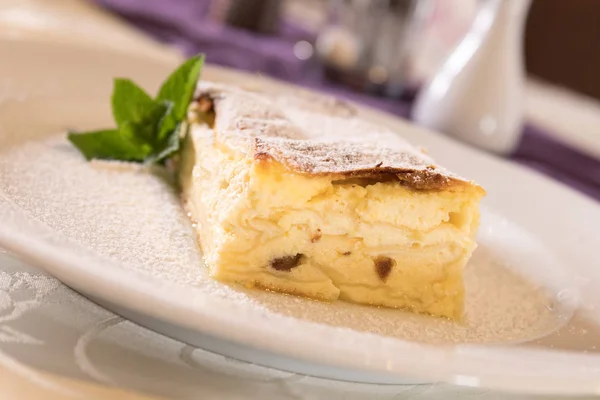 Lor peynir strudel
