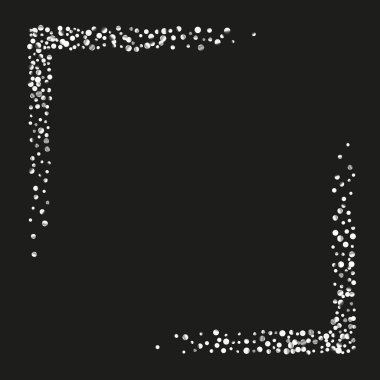 Siyah bir zemin üzerine konfeti gümüş Parlatıcı.