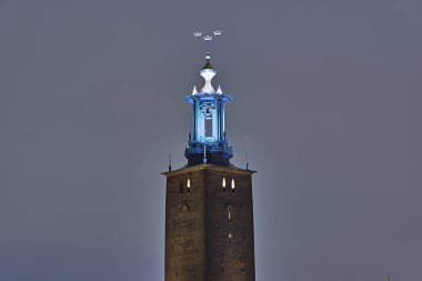 Stockholm Belediyesi, Stockholm 'deki Kungsholmen' de yer alıyor. Burası Stockholm şehir yönetimi ama aynı zamanda güzel bir parti salonu var Mavi Salon. Nobel ödülü her yıl Mavi Salon 'da veriliyor..