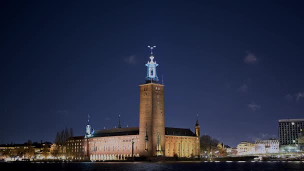 Stockholm Városháza Egy Csillagos Éjszakán — Stock videók