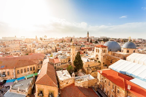 Ciudad Vieja Jerusalén desde arriba. Iglesia del Santo Sepulcro . — Foto de Stock