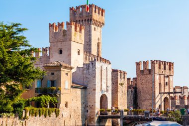 Scaligers kale Sirmione Garda Gölü. İtalya.