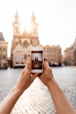 Meryem Ana Kilisesi fotoğraf Prag'da yapma kadın.