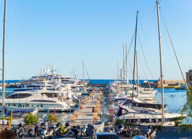 Deniz Yat ve tekne batımında ile defne