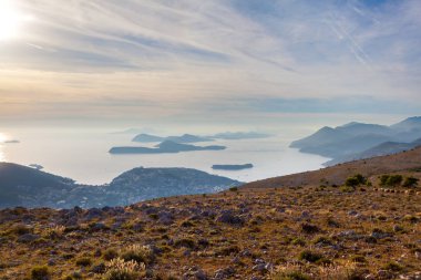 Katmanlar Adriyatik Denizi Dağı. Gün batımı. Dubrovnik. Hırvatistan