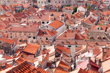 Dubrovnik eski kasaba çatılar. Havadan görünümü.