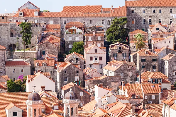 Cubiertas del casco antiguo de Dubrovnik. Vista aérea . —  Fotos de Stock