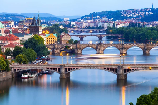 Panorama gece Prag Letna Park, Çek Cumhuriyeti. — Stok fotoğraf