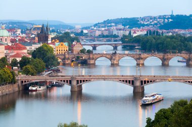 Panorama gece Prag Letna Park, Çek Cumhuriyeti.