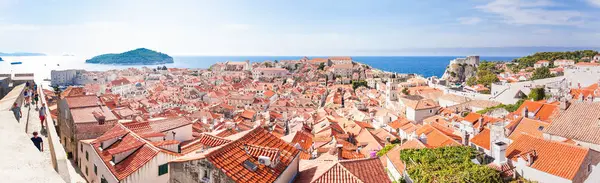 Dubrovnik eski kasaba çatılar. Havadan görünümü. — Stok fotoğraf