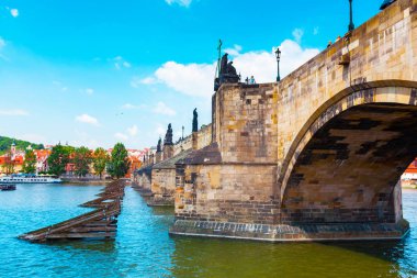 Vltava Nehri, Prague, Çek Cumhuriyeti Charles Köprüsünden görünümünü