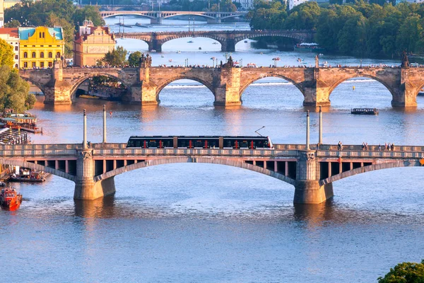 Aussicht auf das alte Prag aus dem Letna-Park, Tschechische Republik. — Stockfoto