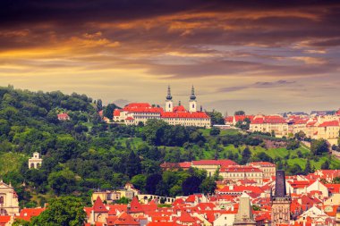 Strahov Manastırı gün batımında, Prague, Çek Cumhuriyeti