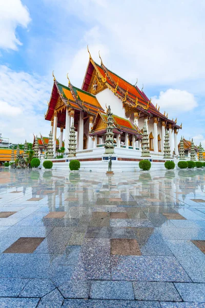 Wat Suthat Thep Wararam, Bangkok, Tailandia —  Fotos de Stock