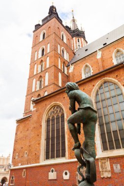 Aziz Meryem Kilisesi ana Pazar Meydanı'nda. Krakow.