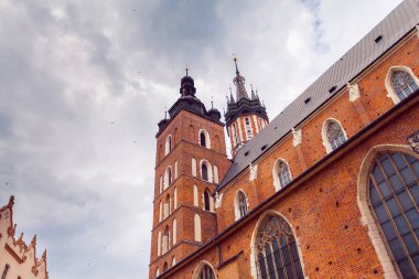 Aziz Meryem Kilisesi ana Pazar Meydanı'nda. Krakow.