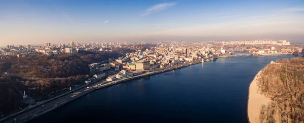 Luchtfoto van Kiev, Oekraïne in de winter. — Stockfoto