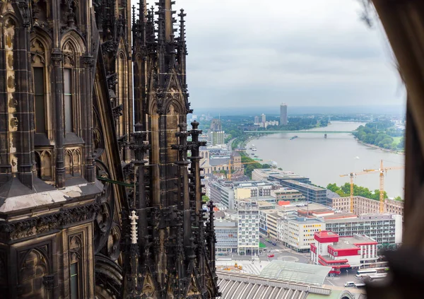 Luftaufnahme von Köln vom Dom aus. — Stockfoto