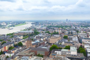 Köln Dom Katedrali havadan görünümü.