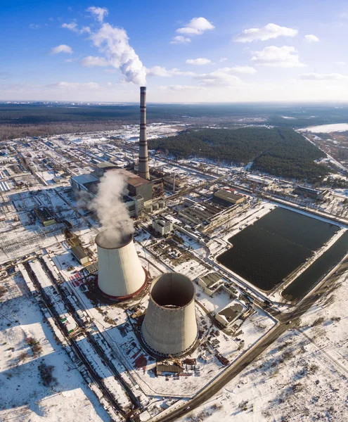 Centrale elettrica di calore in inverno — Foto Stock