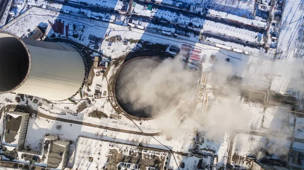 Wärmekraftwerk im Winter. Ansicht von oben — Stockfoto