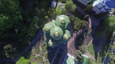 St. Michael Vydubitsky erkek manastır. Helikopter üzerinde Kilisesi üzerinde çember.