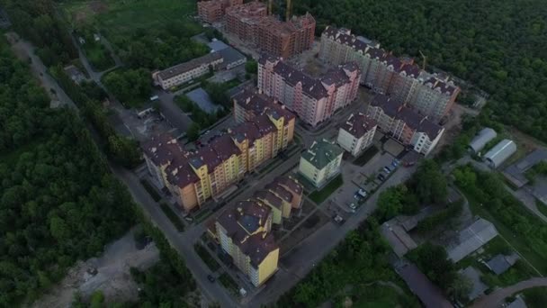 Nueva vivienda social en una zona residencial en Kiev, Vista aérea — Vídeos de Stock