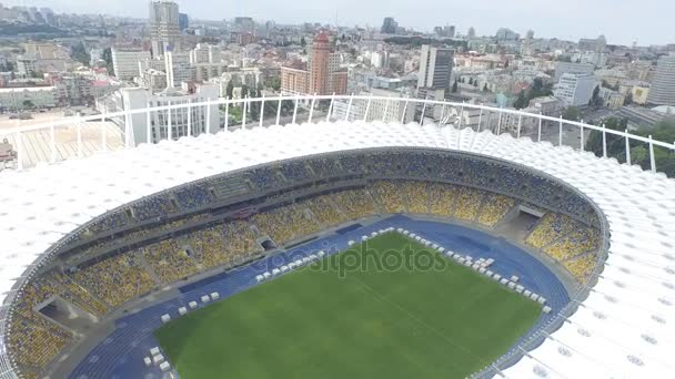 Letecký pohled na olympijského stadionu v Kyjevě, Ukrajina — Stock video