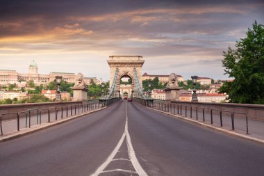 Szechenyi Chain Bridge güzel Budapeşte'de. Macaristan.