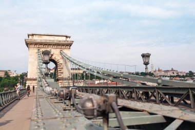Szechenyi Chain Bridge güzel Budapeşte'de. Macaristan.