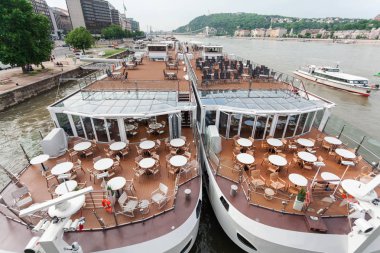 Turistik gemilerde river Danube, Budapeşte, Macaristan