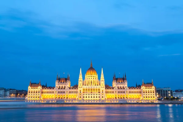 Κτίριο του κοινοβουλίου στη Βουδαπέστη, Ουγγαρία — Φωτογραφία Αρχείου
