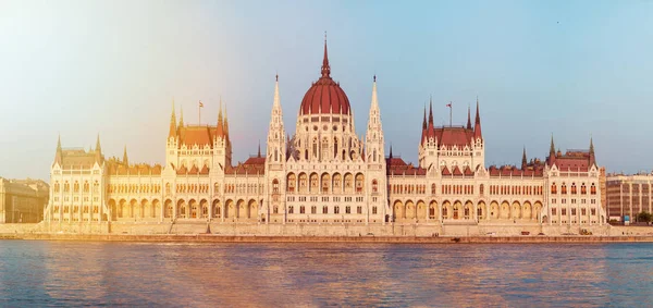 Parliament building in budapest, Magyarország — Stock Fotó