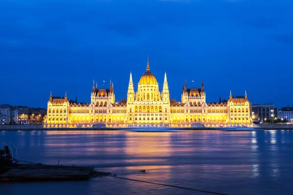Parliament building in budapest, Magyarország — Stock Fotó