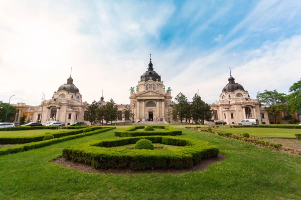 Szechenyi termal hamam, spa ve Yüzme Havuzu Budapeşte, Macaristan