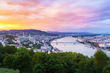 alacakaranlıkta Budapeşte panoramik görünüm