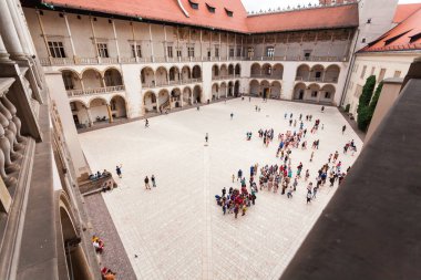 İç avlunun Krakow Wawel Kalesi