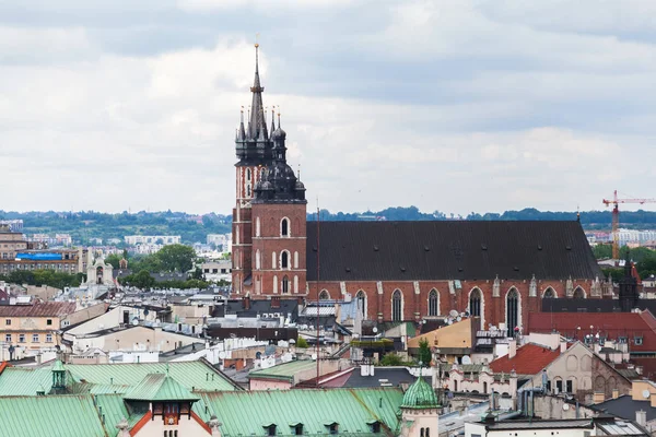 鸟瞰图在克拉科夫圣玛丽教堂 — 图库照片