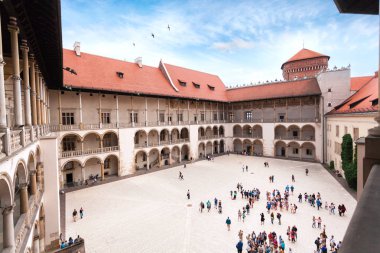 İç avlunun Krakow Wawel Kalesi