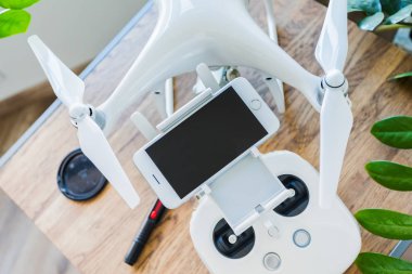 Hava uçuş için hazırlık dron kavramı