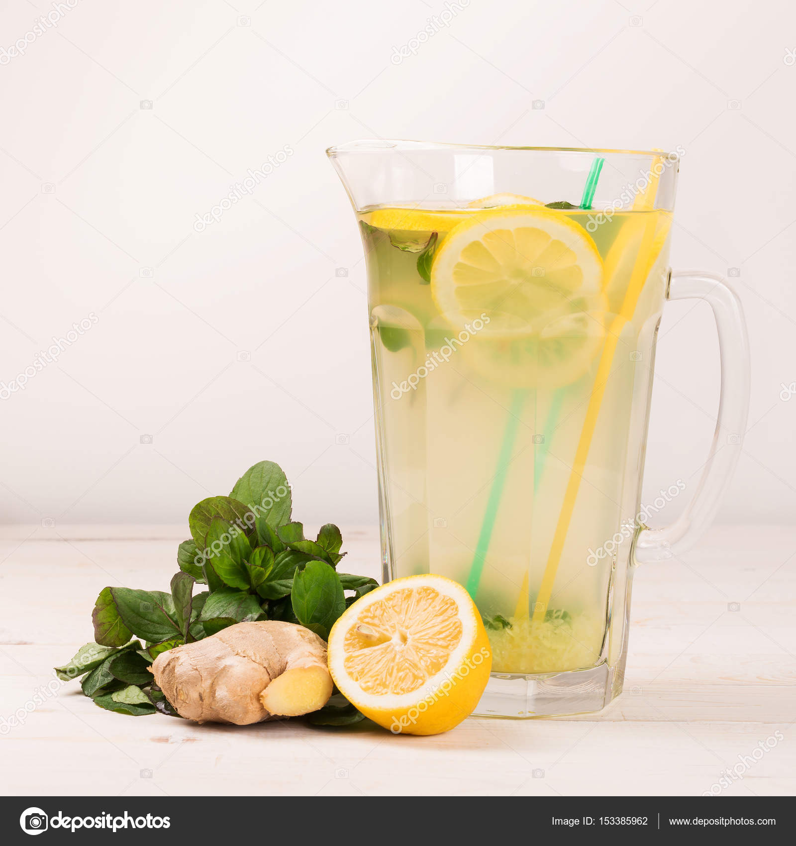 Zencefilli detoks suyu Zencefilli detoks suyu