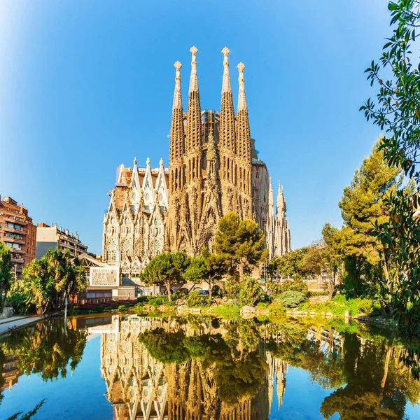 Panny Marie utěšitelky chrám svaté rodiny, Sagrada Familia, Barcelona, Španělsko — Stock fotografie