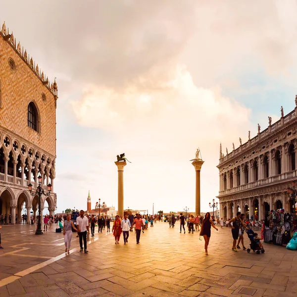 San Marco square with Doges Palace in sunset. Venice, Italy. — Stock Photo, Image