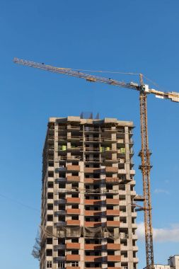 bir apartman binası inşaatı